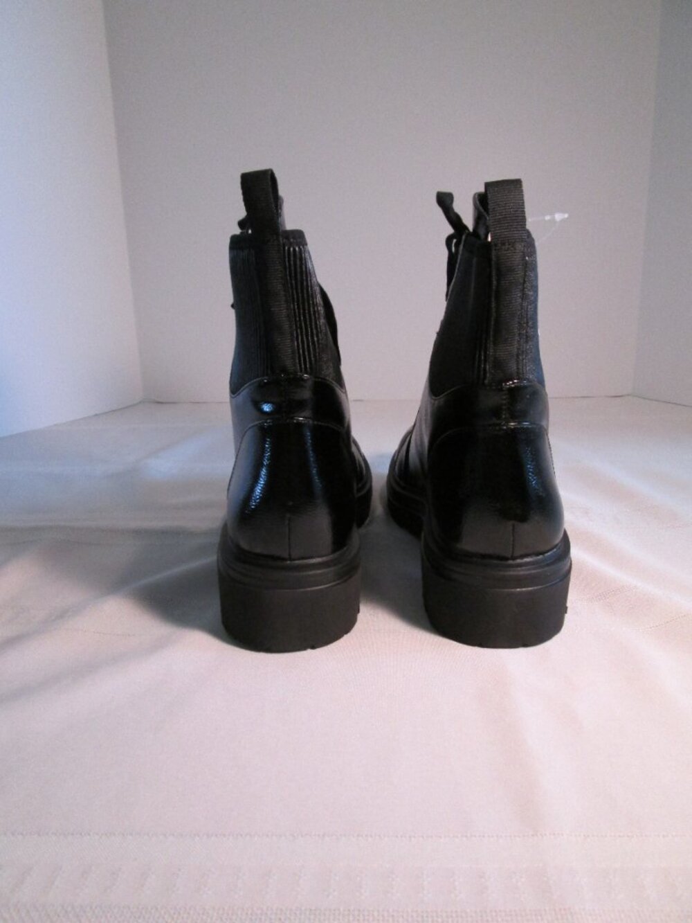 Kenneth Cole NY Rhode Light Lace Up Lug Sole Boots NIB Sz 9.5 - Picture 7 of 12